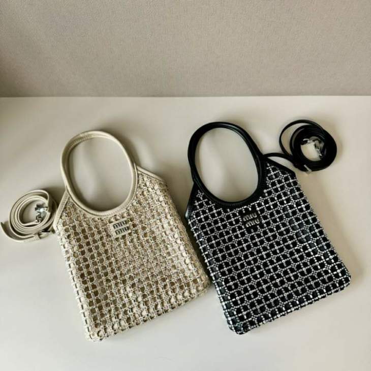 Picture of Miu Miu Handbags _SKUfw229392872fw